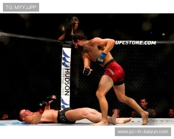 UFC拳手用头挡拳引争议：激烈对决背后的道德与规则之辩